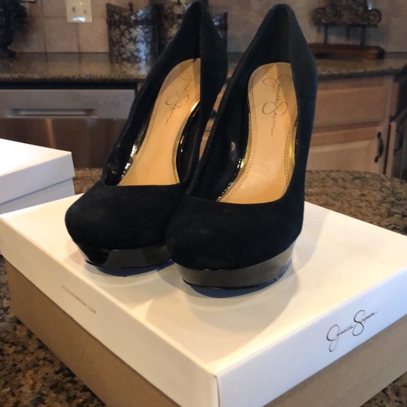 Jessica Simpson black pumps - Picture 1 of 3